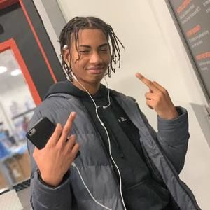 Meet your Posher, Leighton